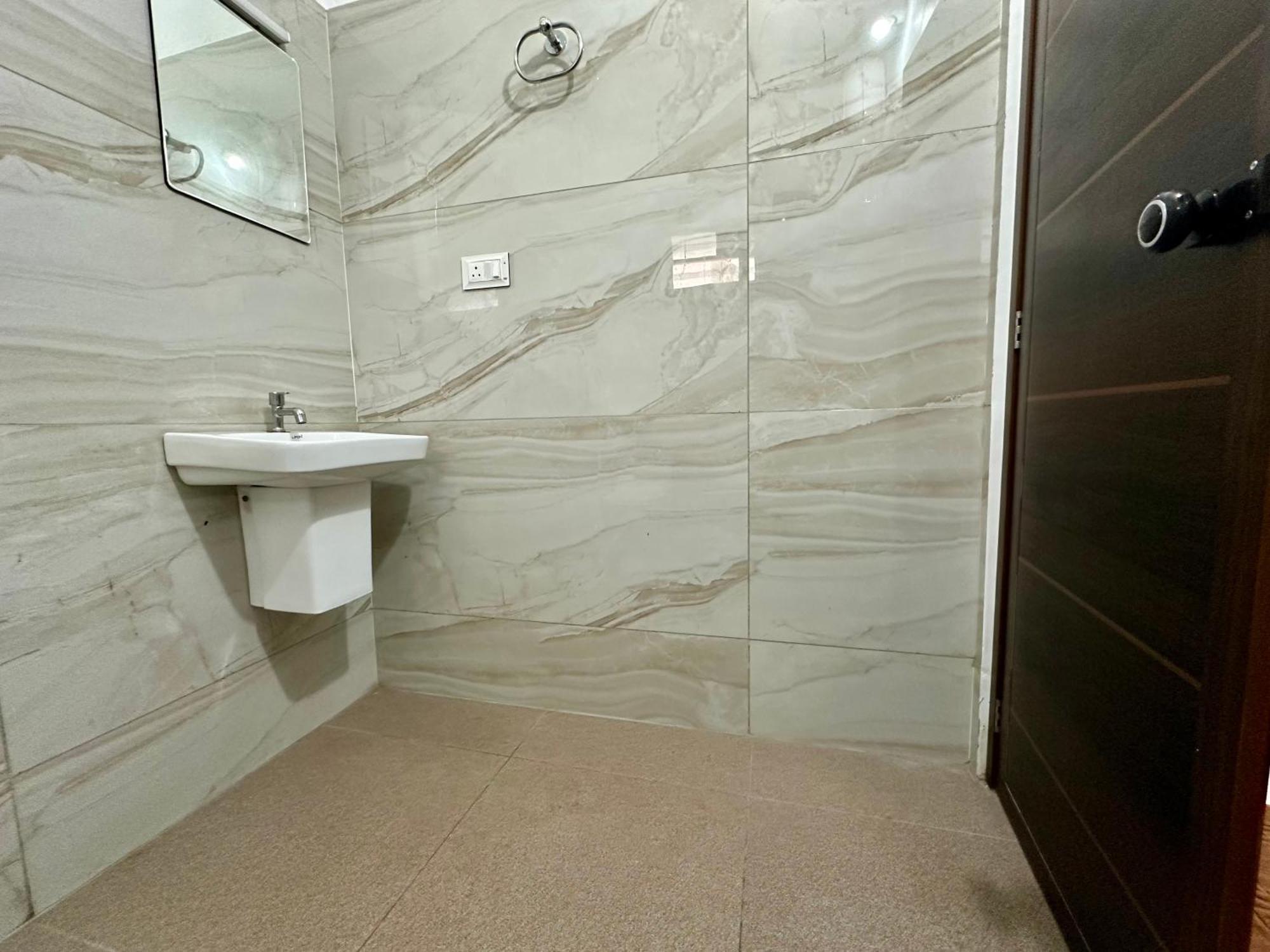 M M Residency Hotell Kochi Exteriör bild