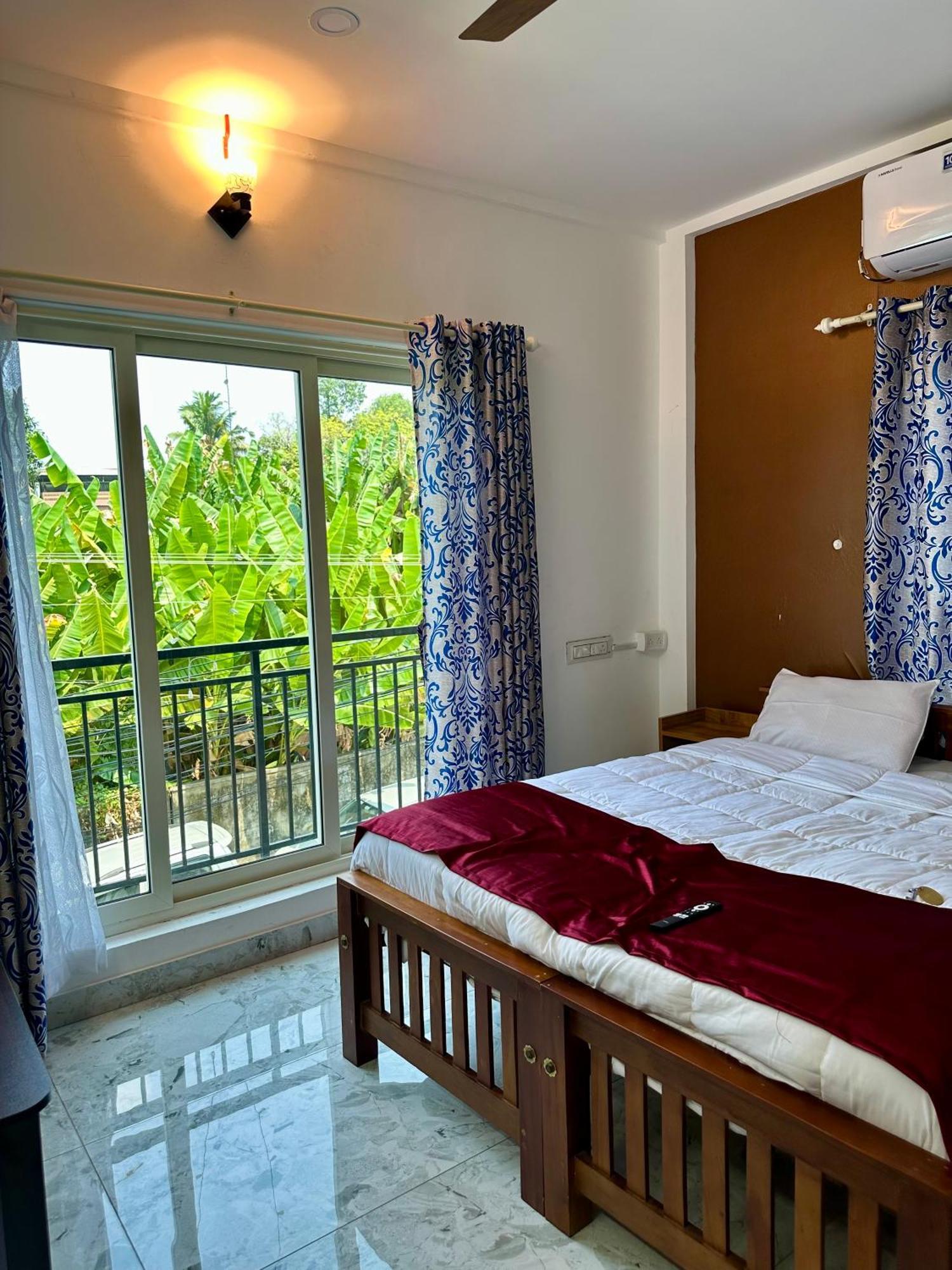 M M Residency Hotell Kochi Exteriör bild