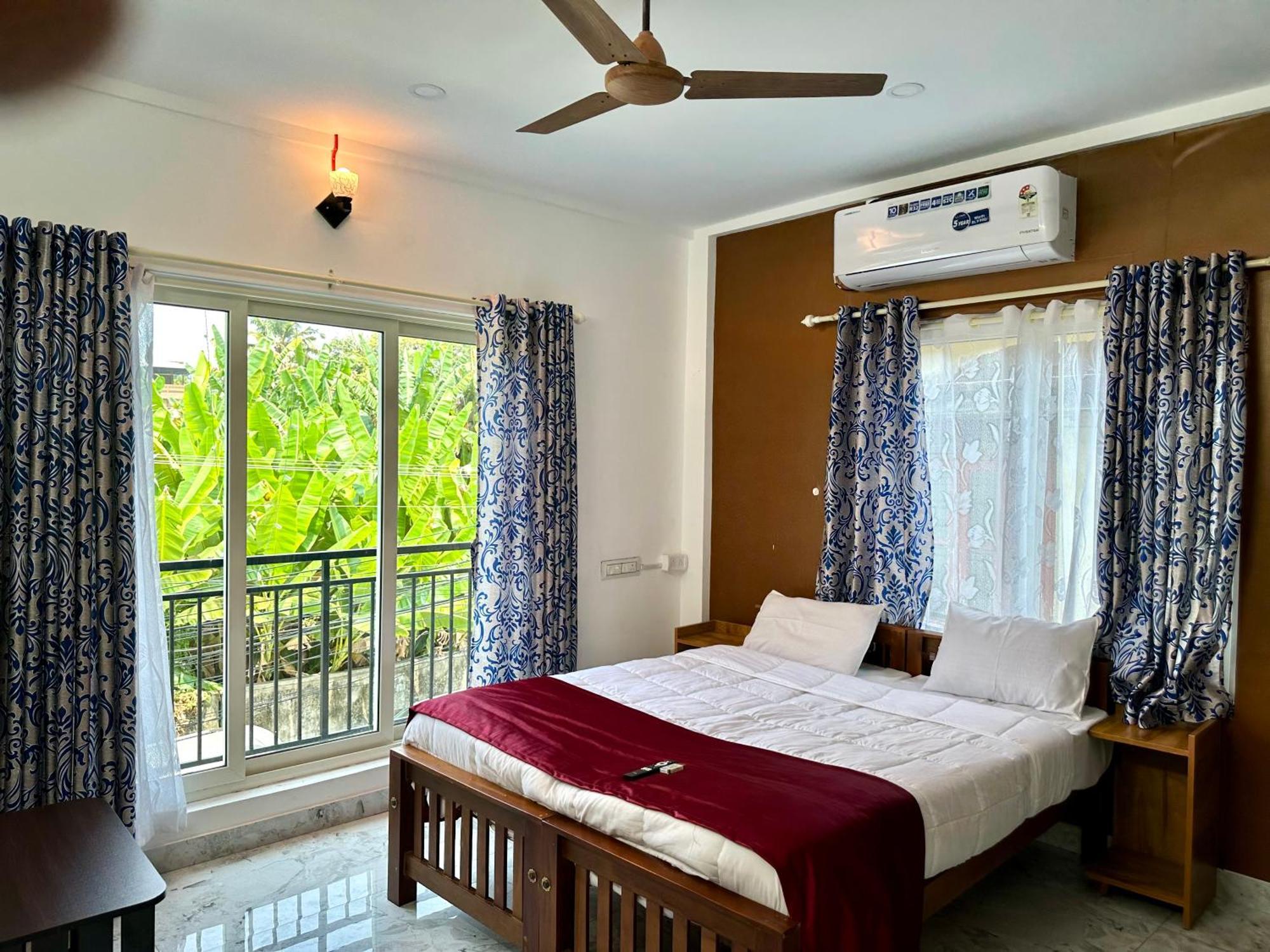 M M Residency Hotell Kochi Exteriör bild